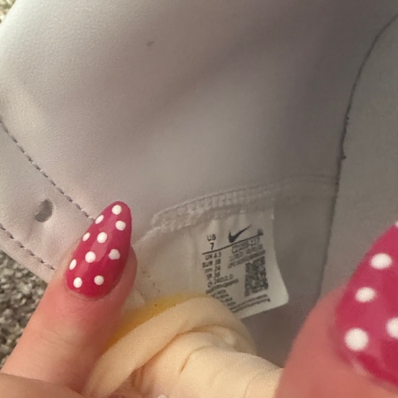 Nike White High-Top Leather Blazers - Picture 4 of 4